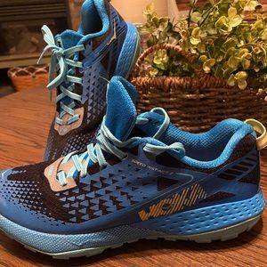 Hoka One Instinct 2 Trail Running shoe size 8